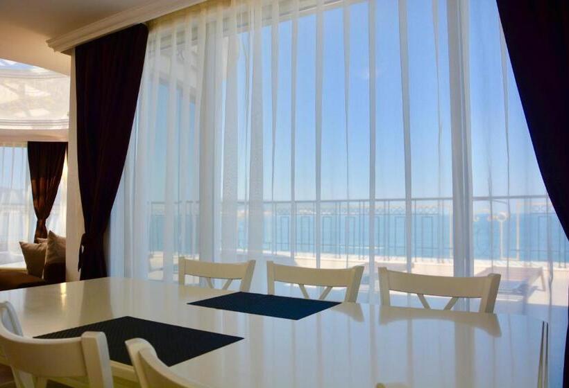 ２ベッドルームアパートメント, Golden Rainbow Beach