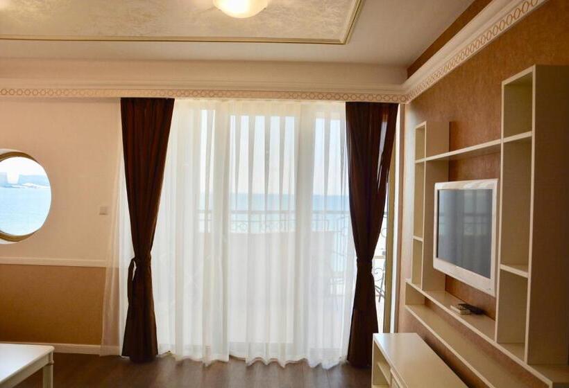 ２ベッドルームアパートメント, Golden Rainbow Beach