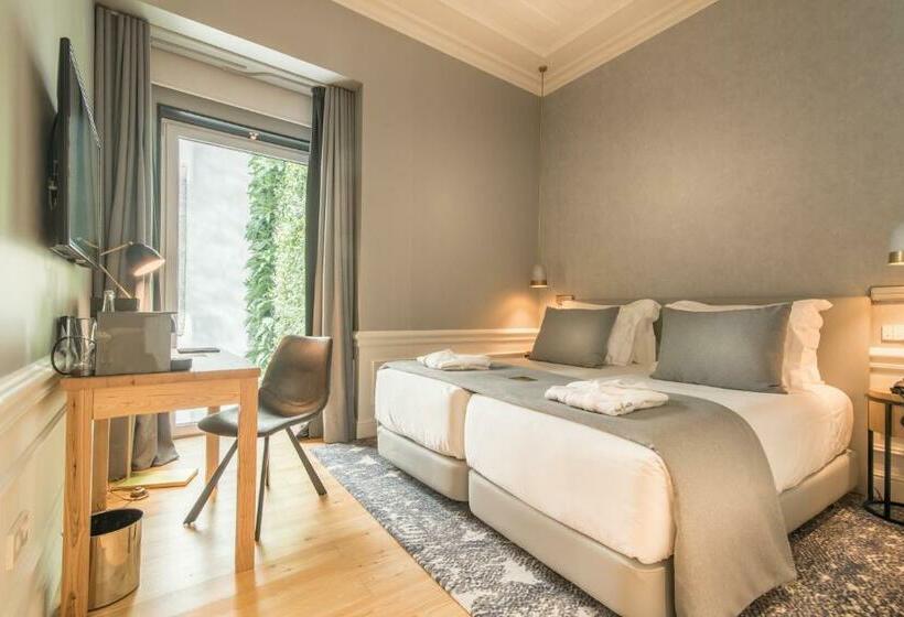 Quarto Clássico com Vistas, Da Baixa