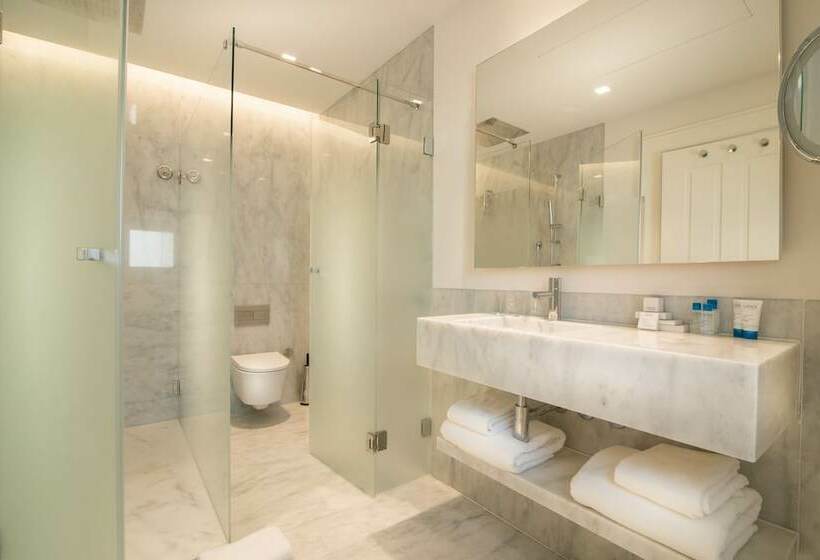 Quarto Clássico Vista Cidade, Da Baixa