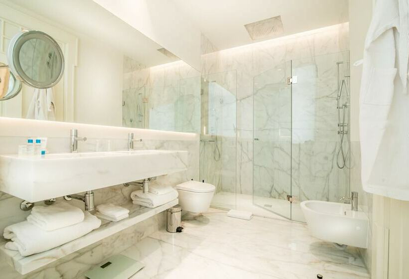 Quarto Clássico Vista Cidade, Da Baixa