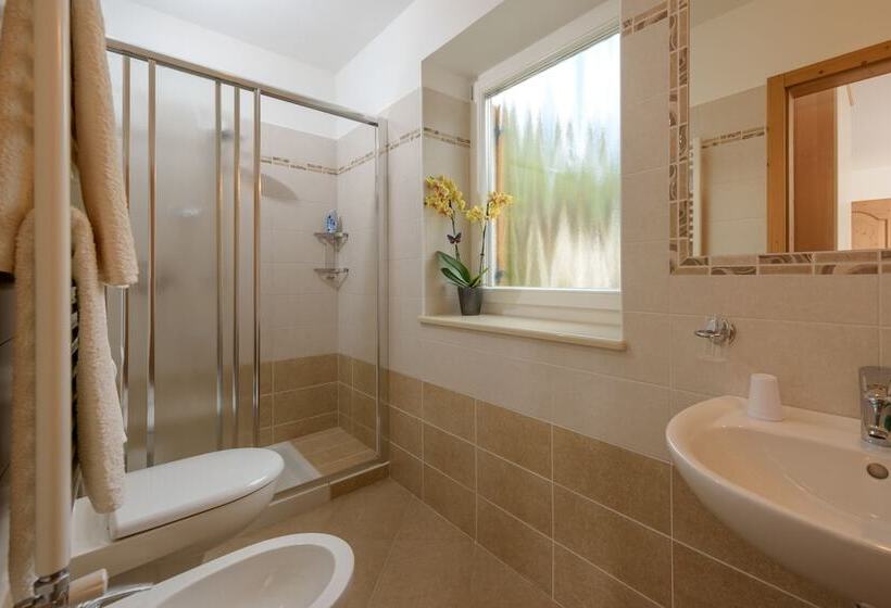 اتاق استاندارد, Garni Ciamorc