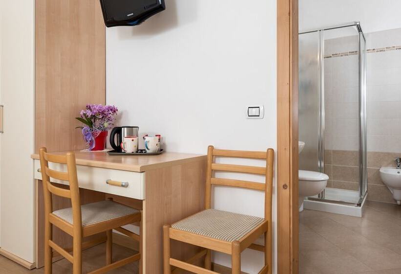 اتاق استاندارد, Garni Ciamorc