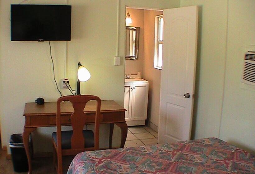 غرفة قياسية ثلاثية, At Home Express Tangerine Inn