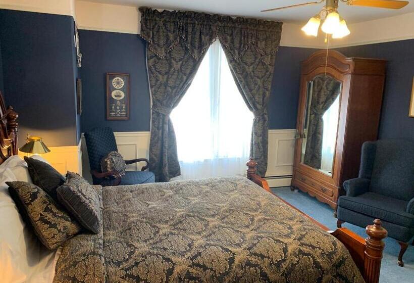 高级大房间, Come From Away B&b