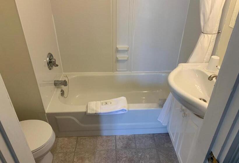 豪华房间, Come From Away B&b