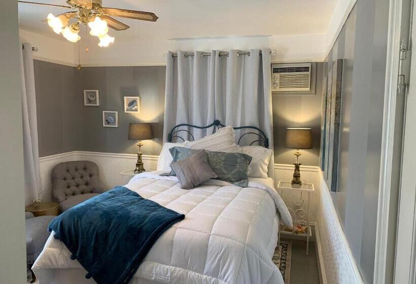 豪华房间, Come From Away B&b