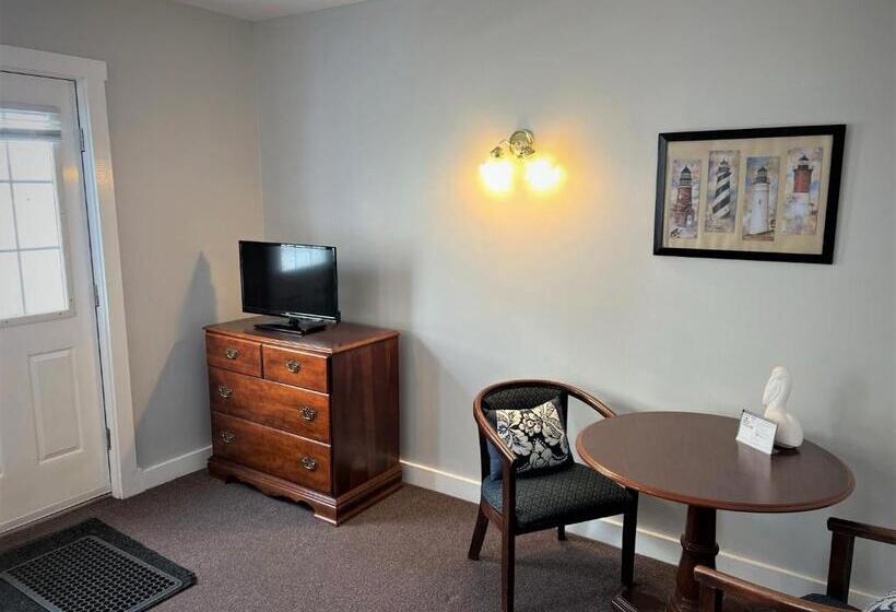 带大床的豪华间, Come From Away B&b