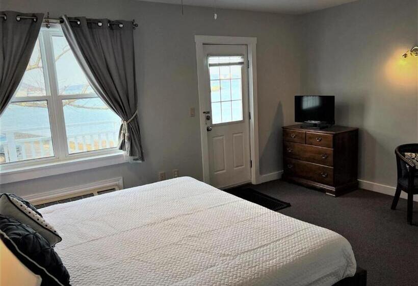 带大床的豪华间, Come From Away B&b