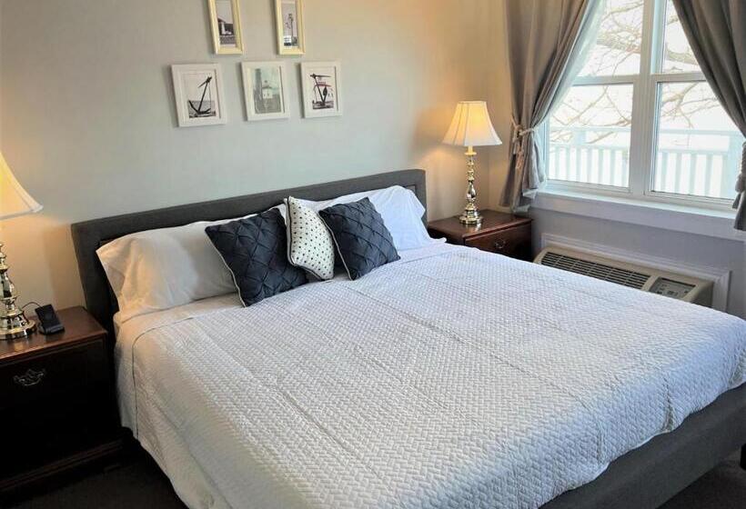 带大床的豪华间, Come From Away B&b