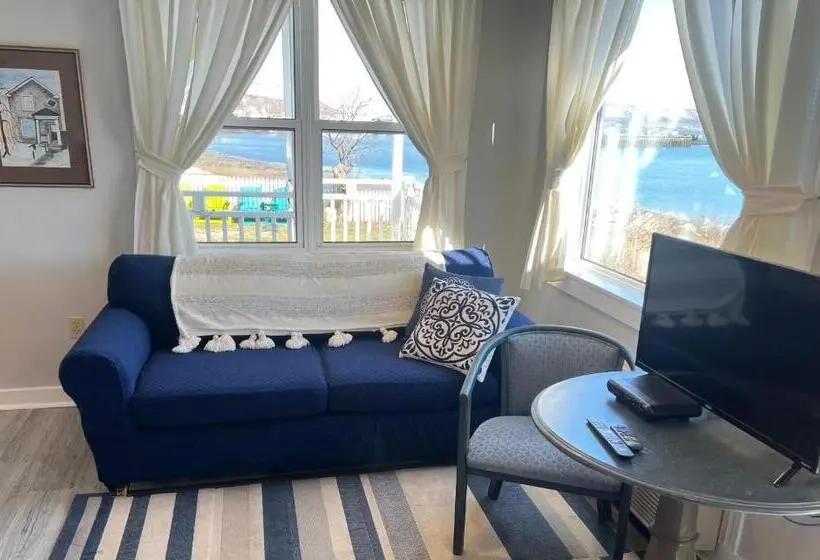 ガーデンビュースタンダードルーム, Come From Away B&b