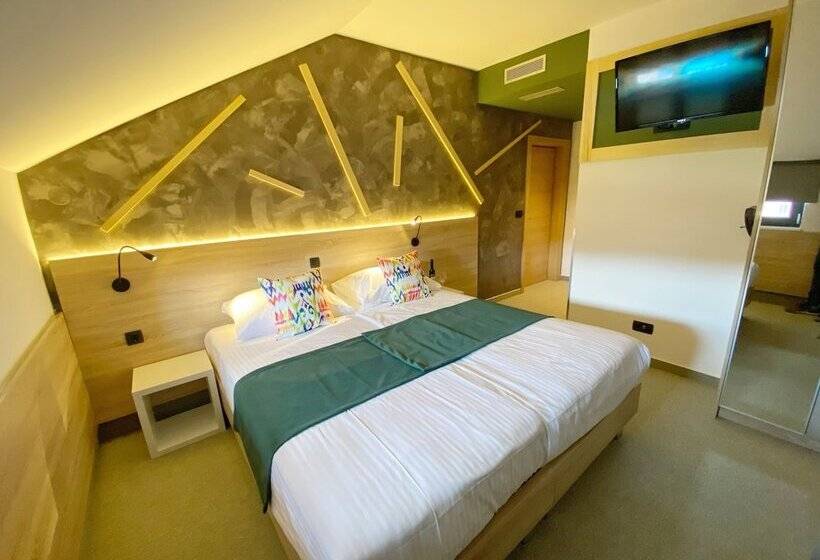 חדר אקונומי, 16 Lakes