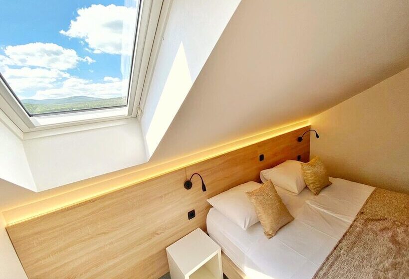 סוויטה משפחתית, 16 Lakes