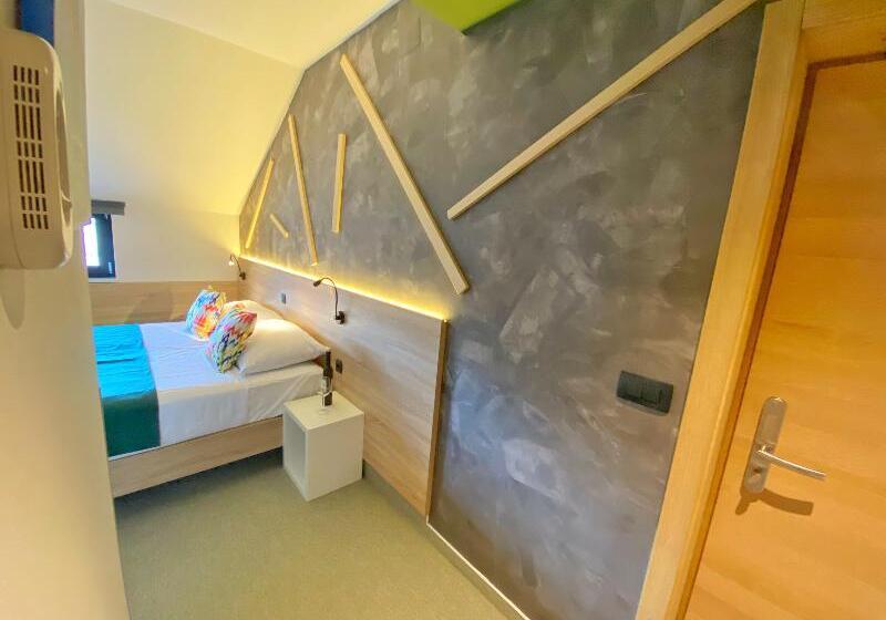 חדר אקונומי, 16 Lakes