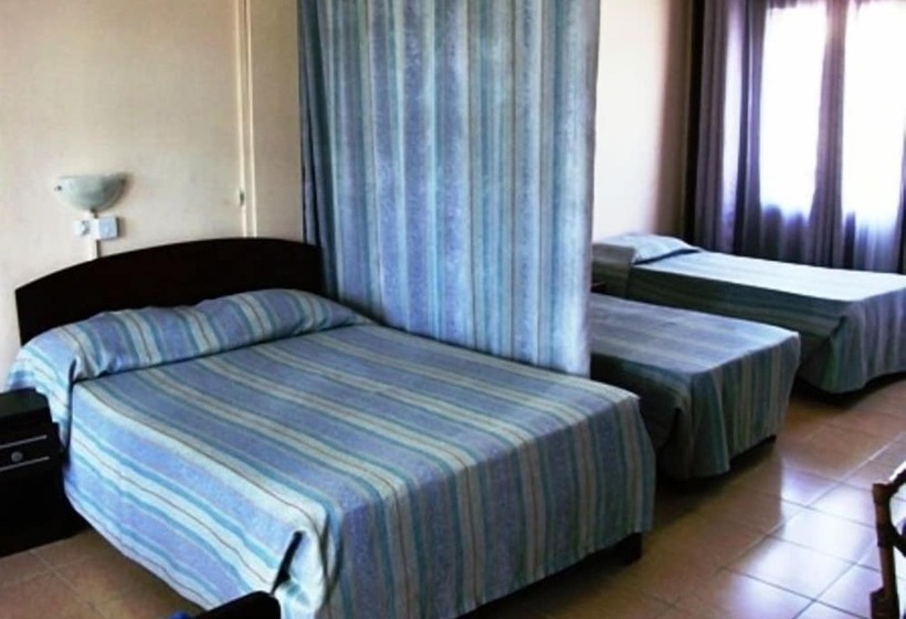 اتاق خانوادگی, Auberge Le Saladier