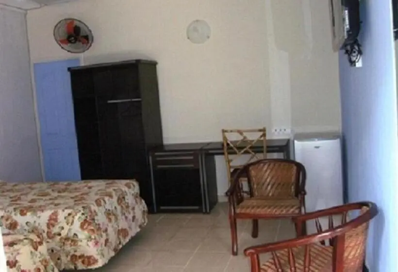 اتاق خانوادگی, Auberge Le Saladier