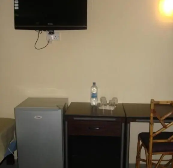 اتاق خانوادگی, Auberge Le Saladier