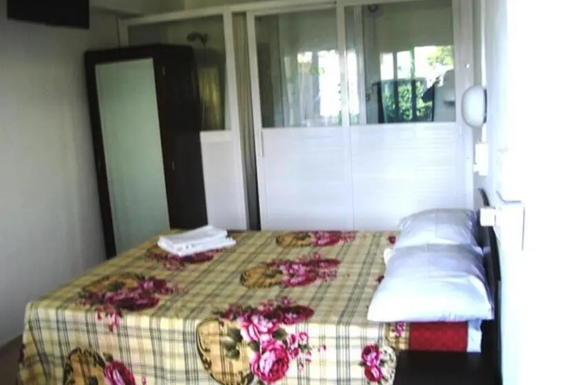 اتاق اکونومی یک تخته, Auberge Le Saladier