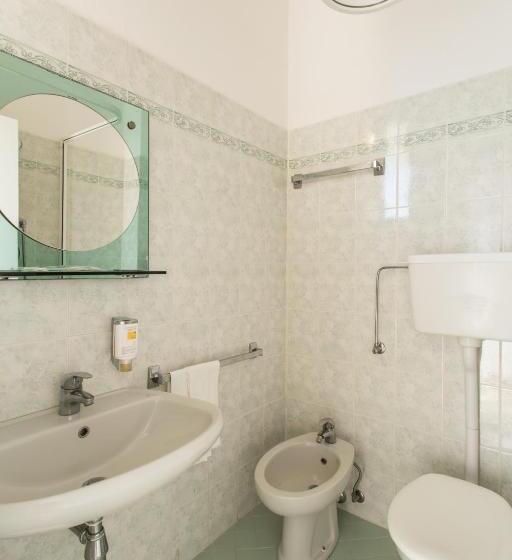 غرفة قياسية ثلاثية, Delle Nazioni   Valentini Family Village