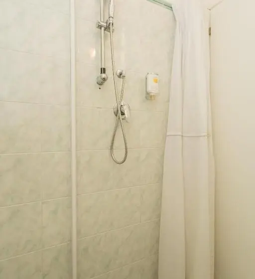 Standard Neljän Hengen Huone, Delle Nazioni By Double Hospitality