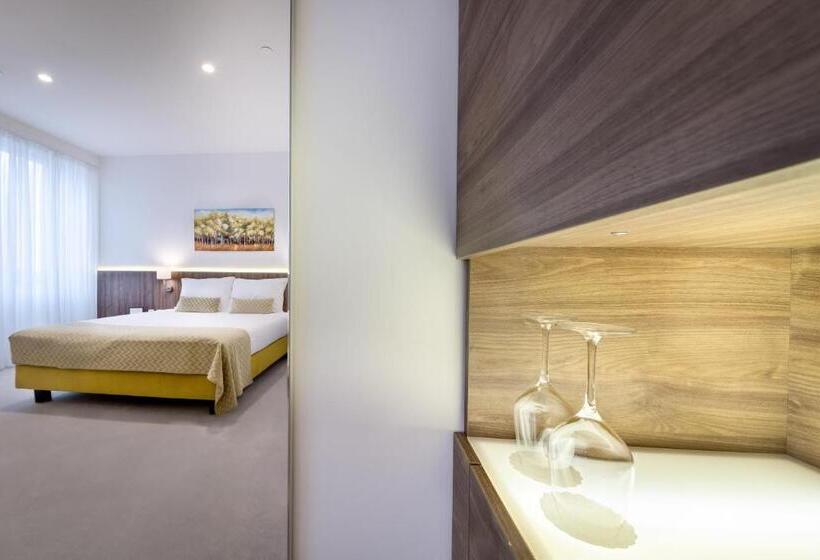 غرفة قياسية, Garden Hill