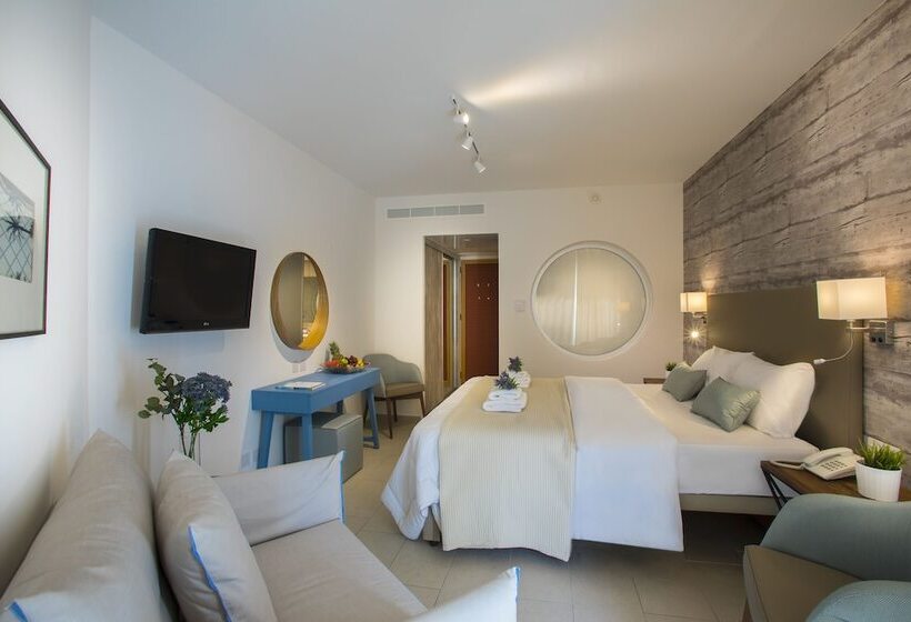 غرفة قياسية مطلّة علي البحر, Leonardo Plaza Cypria Maris Beach Hotel & Spa