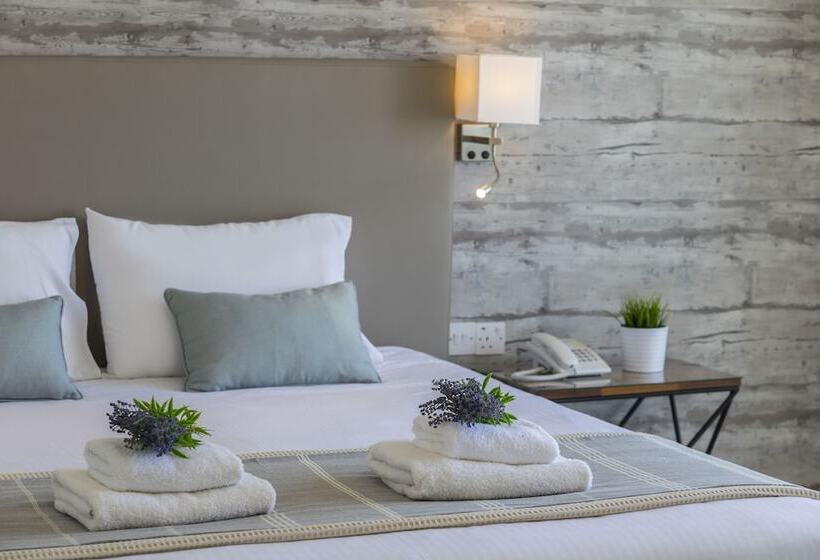 غرفة سوبيريور مطلّة علي البحر, Leonardo Plaza Cypria Maris Beach Hotel & Spa