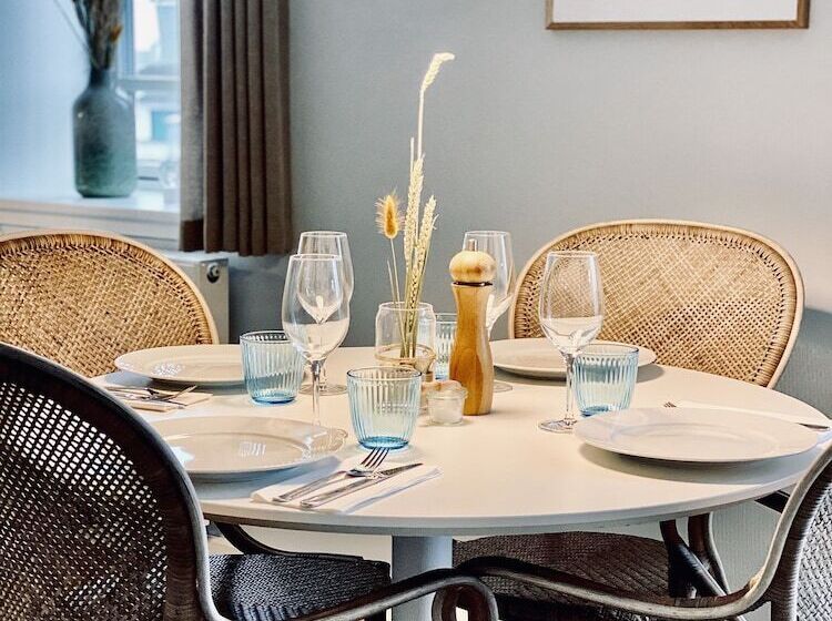 침실 2개 아파트, Marie