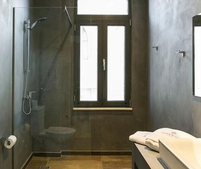 Quarto Superior, Superior One Boutique