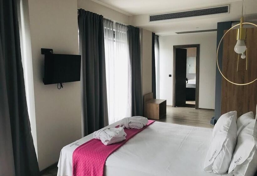 Quarto Superior, Superior One Boutique