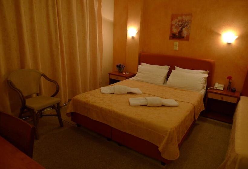 Трехместный Номер Стандарт Боковой Вид на Море, Ikaros Hotel Elliniko
