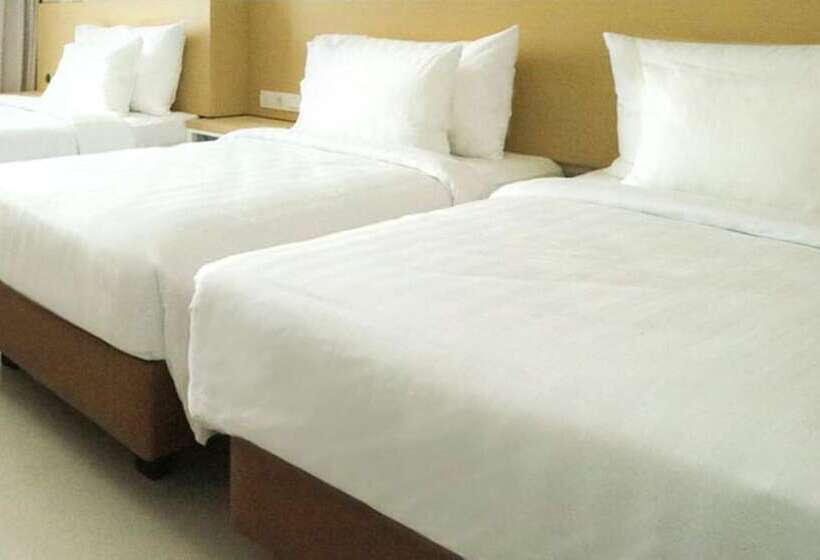 חדר דלוקס לשלושה, Palm Park Hotel Surabaya