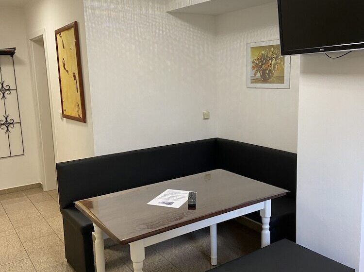 Huoneisto 3 Makuuhuonetta, Appartements Rehn