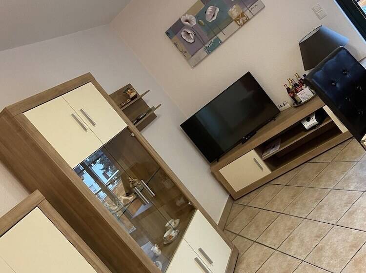 Huoneisto 1 Makuuhuone Parveke, Appartements Rehn