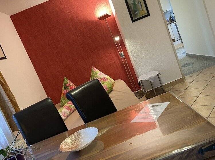Huoneisto 1 Makuuhuone Parveke, Appartements Rehn