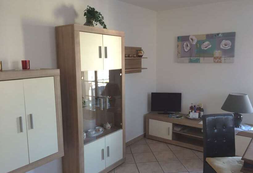 Apartamento 1 Dormitório com Sacada, Appartements Rehn