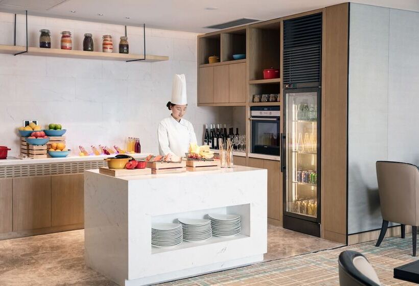 חדר סטנדרט שתי מיטות זוגיות, Courtyard By Marriott Zhengzhou Airport