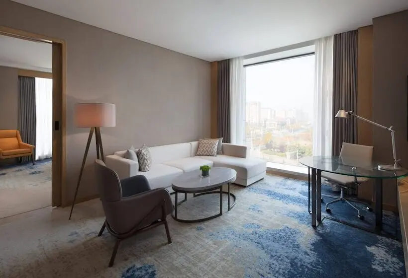 Executive-sviitti, Courtyard By Marriott Zhengzhou Airport