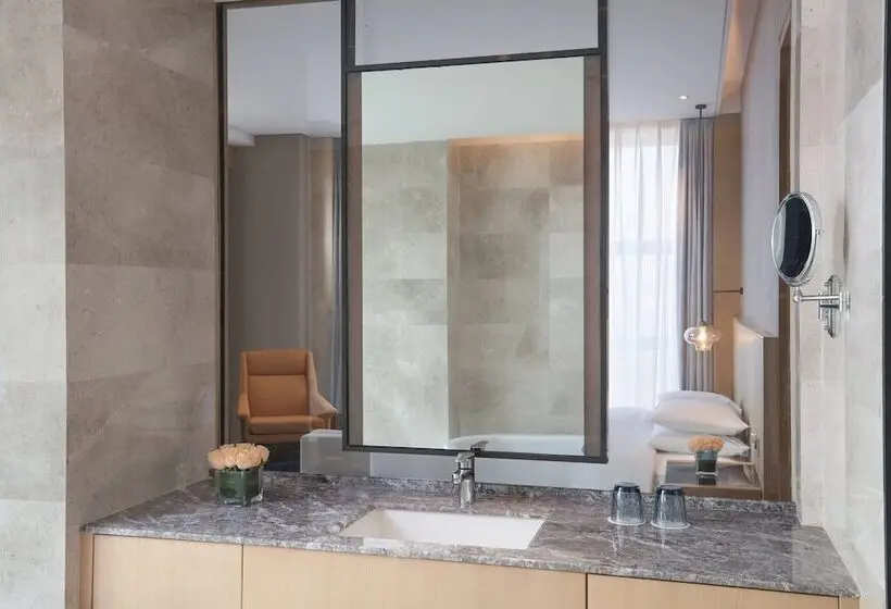 Executive-sviitti, Courtyard By Marriott Zhengzhou Airport