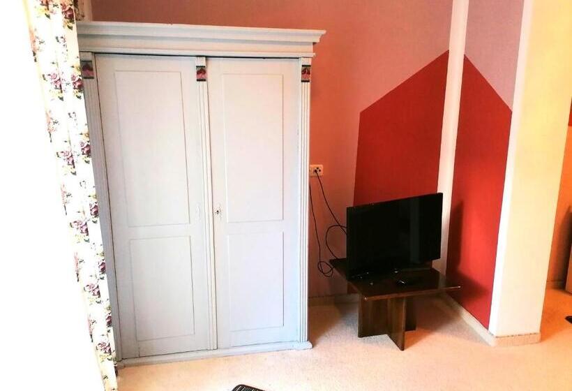 Номер Стандарт, Vanda