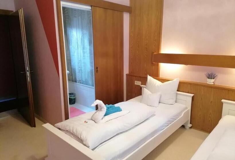 Номер Стандарт, Vanda