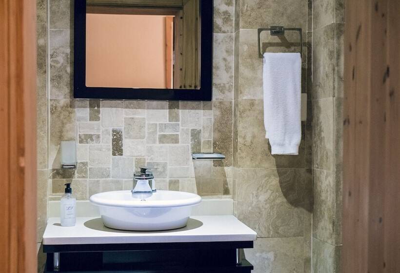 חדר סטנדרט, Wilton Manor Solar Energy