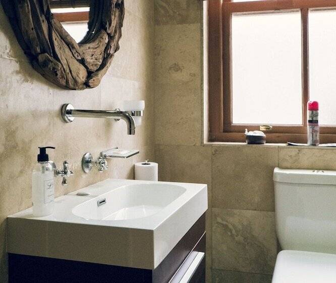 חדר דלוקס, Wilton Manor Solar Energy