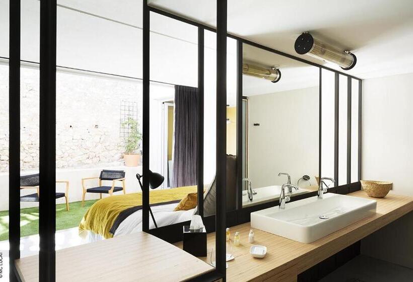 小型套房, Le 1921  Un Amour D