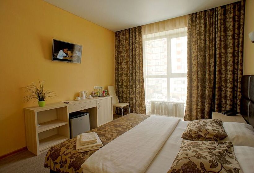 غرفة سوبيريور, Marton Osharskaya