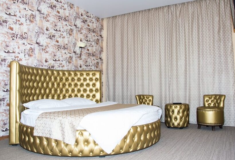 غرفة سوبيريور, Marton Osharskaya