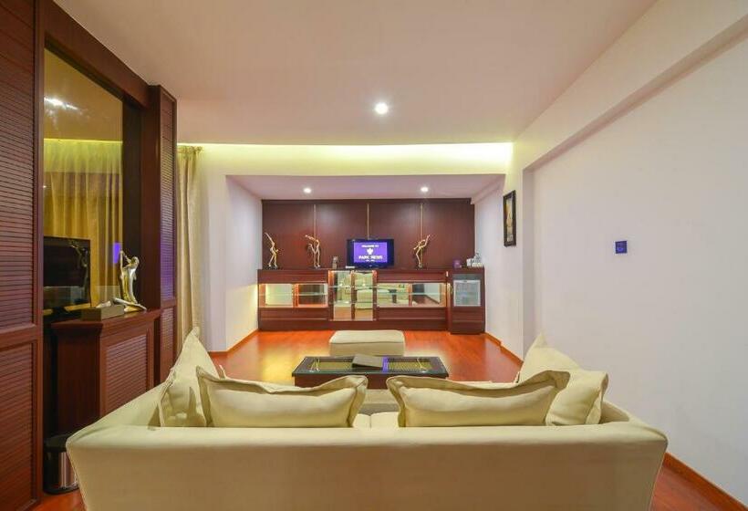 سوئیت رویال, Park Regis Goa