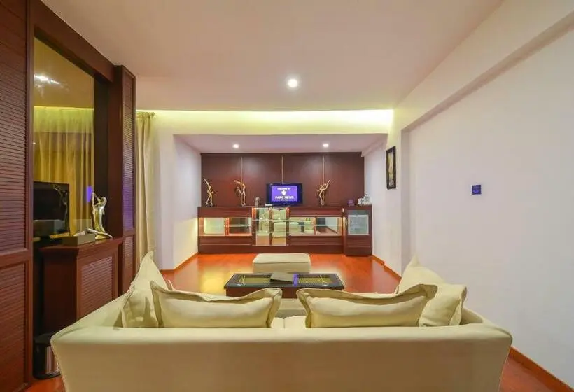 سوئیت رویال, Park Regis Goa