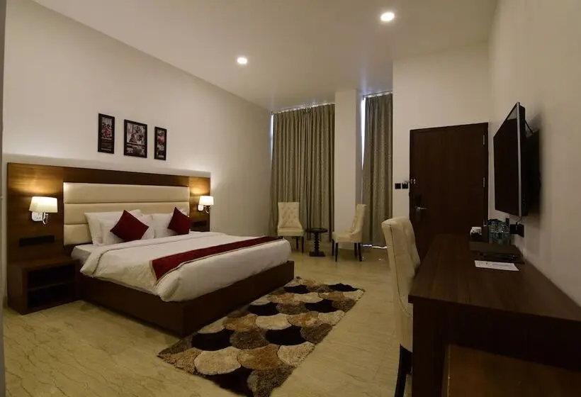 اتاق سوپریور با تخت بزرگ, Park Regis Goa