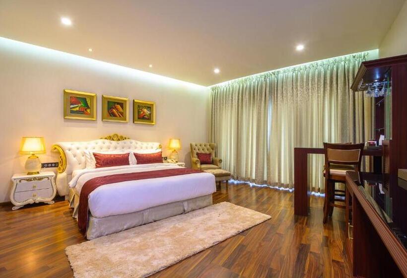 Premium Room Pool View, Park Regis Goa